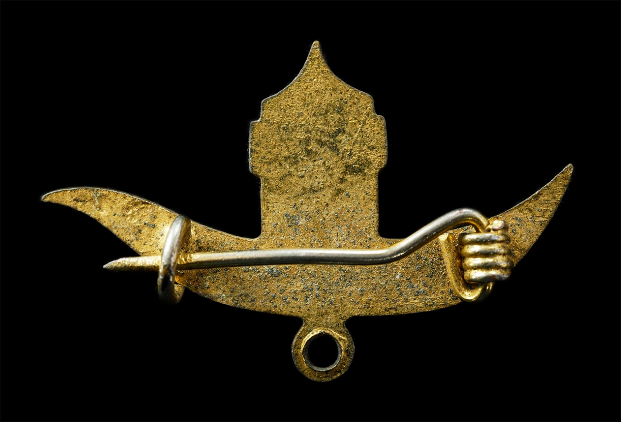 9Sep25 (150)p.jpg - เรือสำเภาทอง หลวงพ่อสีหมอก วัดเขาวังตะโก ต.หนองข้างคอก อ.เมือง จ.ชลบุรี เหรียญเนื้อกะไหล่ทอง เข็มกลัดสวย สร้างน้อยหายาก น่าเก็บสะสมบูชา | https://kamulet.in.th